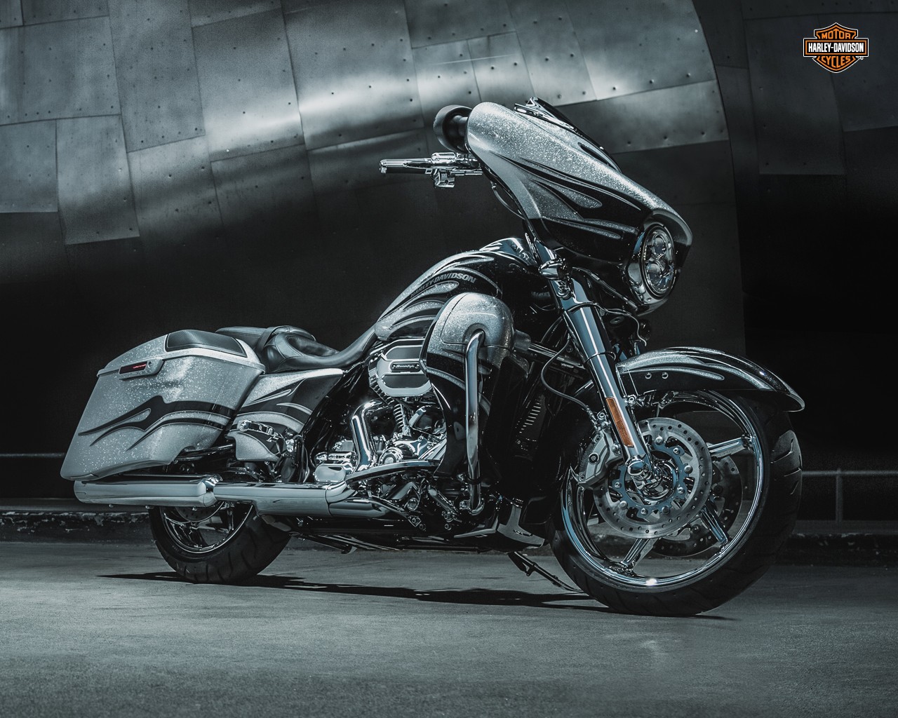 Harley-Davidson Street Glide Wallpapers